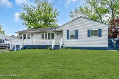 209 Ridge Avenue, Belford, NJ 07718 - Photo 2
