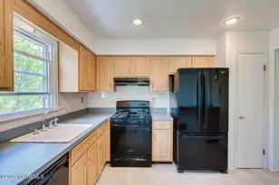 864 Malden Dr, Aberdeen Township, NJ 07735 - Photo 14