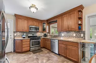533 Sydney Ave, Union Beach, NJ 07735 - Photo 12
