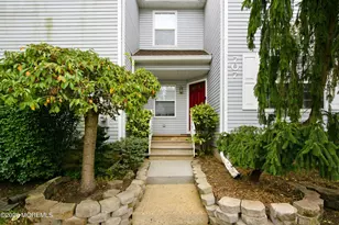 707 Hatchery Ct, Freehold, NJ 07728 - Photo 4