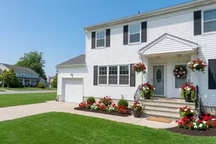 8 Bonnie Dr, Middletown, NJ 07748 - Photo 2