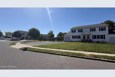 8 Bonnie Drive, Middletown, NJ 07748 - Photo 2