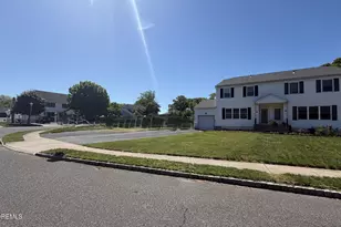 8 Bonnie Dr, Middletown, NJ 07748 - Photo 2