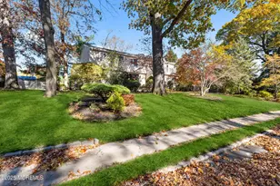 5 Karen Ct, West Long Branch, NJ 07764 - Photo 2