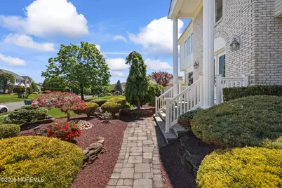 26 Miro Circle, Marlboro Township, NJ 07746 - Photo 4