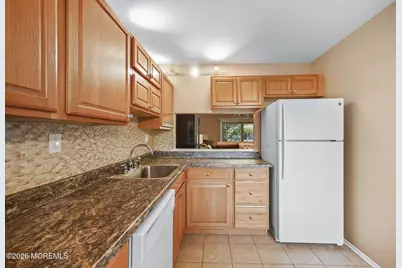 220 Medford Court #C, Manalapan Township, NJ 07726 - Photo 8
