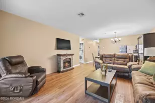 220 Medford Ct, Manalapan Township, NJ 07726 - Photo 12