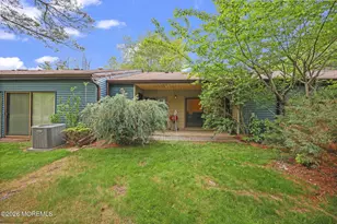 220 Medford Ct, Manalapan Township, NJ 07726 - Photo 22
