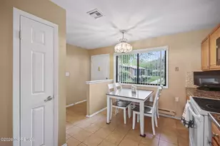 220 Medford Ct, Manalapan Township, NJ 07726 - Photo 10