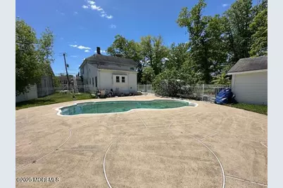 421 W Lincoln Avenue, Oakhurst, NJ 07755 - Photo 10
