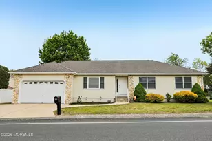 92 Birch St, Beachwood, NJ 08722 - Photo 2