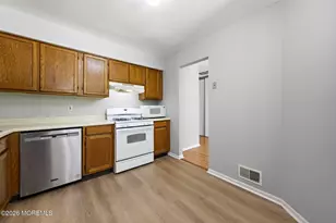 39 Oak Ln, Eatontown, NJ 07724 - Photo 12