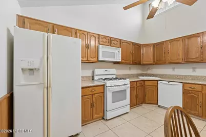 107 Bowne Court #35, Matawan, NJ 07747 - Photo 10