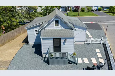 310 East Road, Belford, NJ 07718 - Photo 32