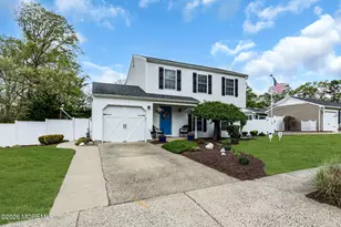 57 Concord Cir, Howell Township, NJ 07731 - Photo 2