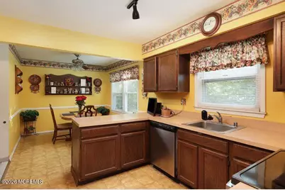19 Alexandria Drive, Manalapan Township, NJ 07726 - Photo 14