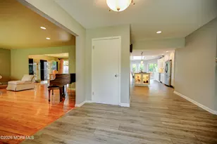 40 Woodstock Pl, Freehold, NJ 07728 - Photo 4