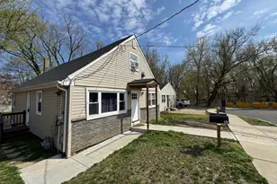 43 Parker St, Freehold, NJ 07728 - Photo 2