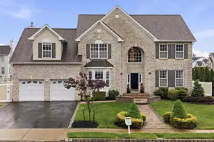 15 Ellis Ct, Morganville, NJ 07751 - Photo 2