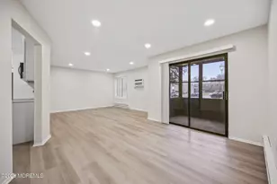 14 Pine Cluster Cir, Manalapan Township, NJ 07726 - Photo 12