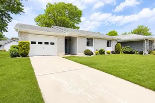 621A Deal Rd, Monroe Township, NJ 08831 - Photo 2