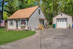 437 Shady Ln, Howell Township, NJ 07731 - Photo 2