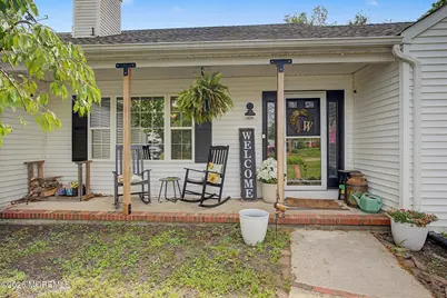 125 Gangway Lane, Manahawkin, NJ 08050 - Photo 2