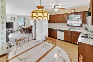 35 Cliffwood Dr, Neptune Township, NJ 07753 - Photo 12