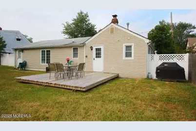 18 Mills Avenue, Port Monmouth, NJ 07758 - Photo 12