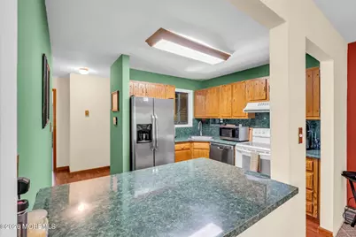 34 Dickinson Court, Red Bank, NJ 07701 - Photo 4