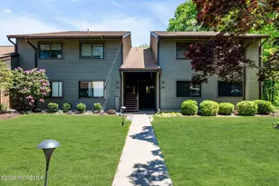 34 Dickinson Ct, Red Bank, NJ 07701 - Photo 2
