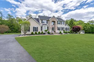 51 Manfre Ct, Freehold, NJ 07728 - Photo 10