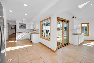 25 Cherry Hill Lane, Manalapan Township, NJ 07726 - Photo 20