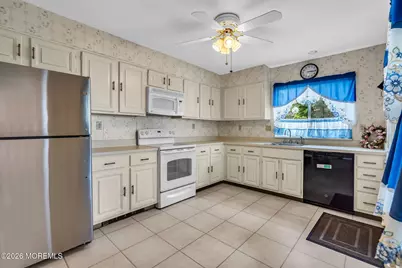 815B Liverpool Circle, Manchester Township, NJ 08759 - Photo 6