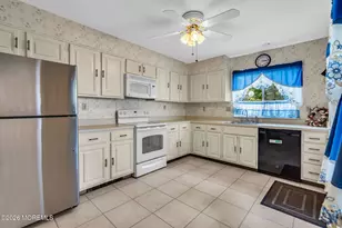 815B Liverpool Cir, Manchester Township, NJ 08759 - Photo 6