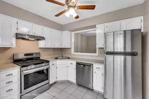 131 Wellington Ct, Manalapan Township, NJ 07726 - Photo 4