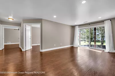 131 Wellington Court #4-1, Manalapan Township, NJ 07726 - Photo 2