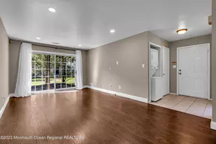 131 Wellington Ct, Manalapan Township, NJ 07726 - Photo 8