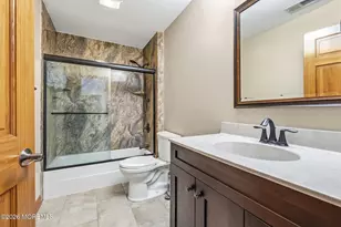 335 Hutchinson Dr, Freehold, NJ 07728 - Photo 42