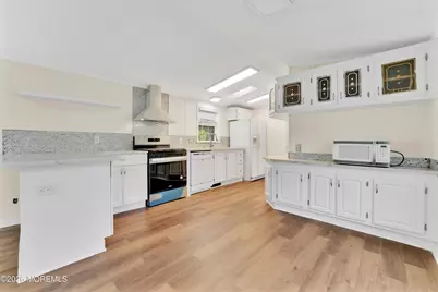 10 Sterling Court, East Windsor Township, NJ 08520 - Photo 4