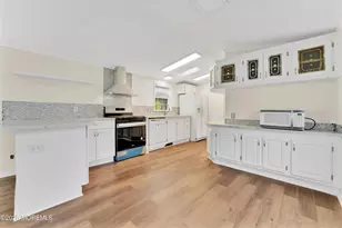 10 Sterling Ct, East Windsor Township, NJ 08520 - Photo 4