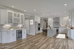 825 NARYSHKIN Wy, Toms River Township, NJ 08753 - Photo 2