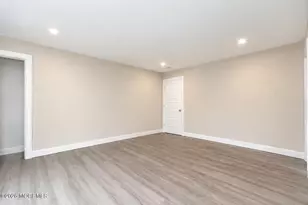 825 NARYSHKIN Wy, Toms River Township, NJ 08753 - Photo 28