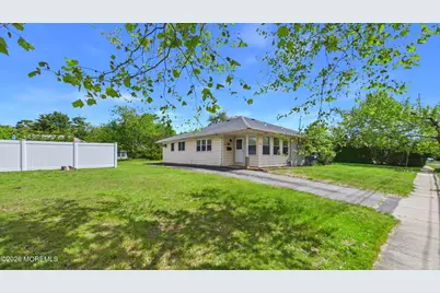 2240 Yorktowne Boulevard, Toms River Township, NJ 08753 - Photo 2