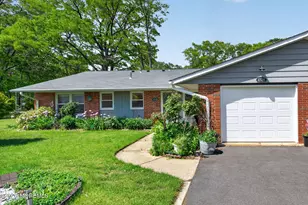 452 Portsmouth Dr, Lakewood, NJ 08701 - Photo 2