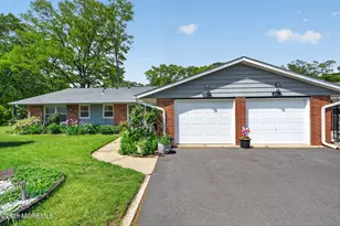 452 Portsmouth Dr, Lakewood, NJ 08701 - Photo 2