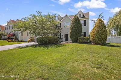 389 Fordham Place, Freehold, NJ 07728 - Photo 4