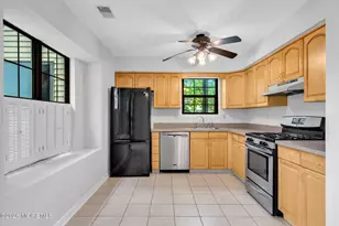 242 Perth Hill Ct, Aberdeen Township, NJ 07747 - Photo 14