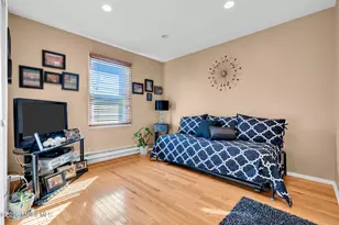 43 Piazza Correale, Freehold, NJ 07728 - Photo 6
