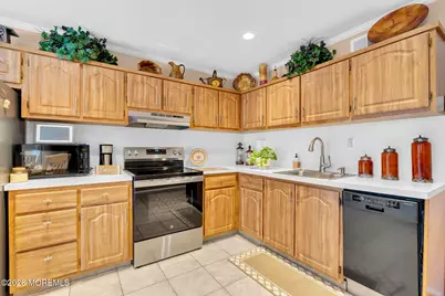 43 Piazza Correale #E, Freehold, NJ 07728 - Photo 10